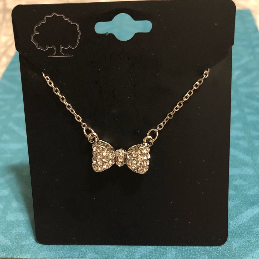 SILVER TONE RHINESTONE BOW PENDANT & CHAIN